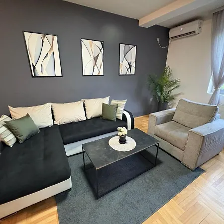 Park View Apartment *